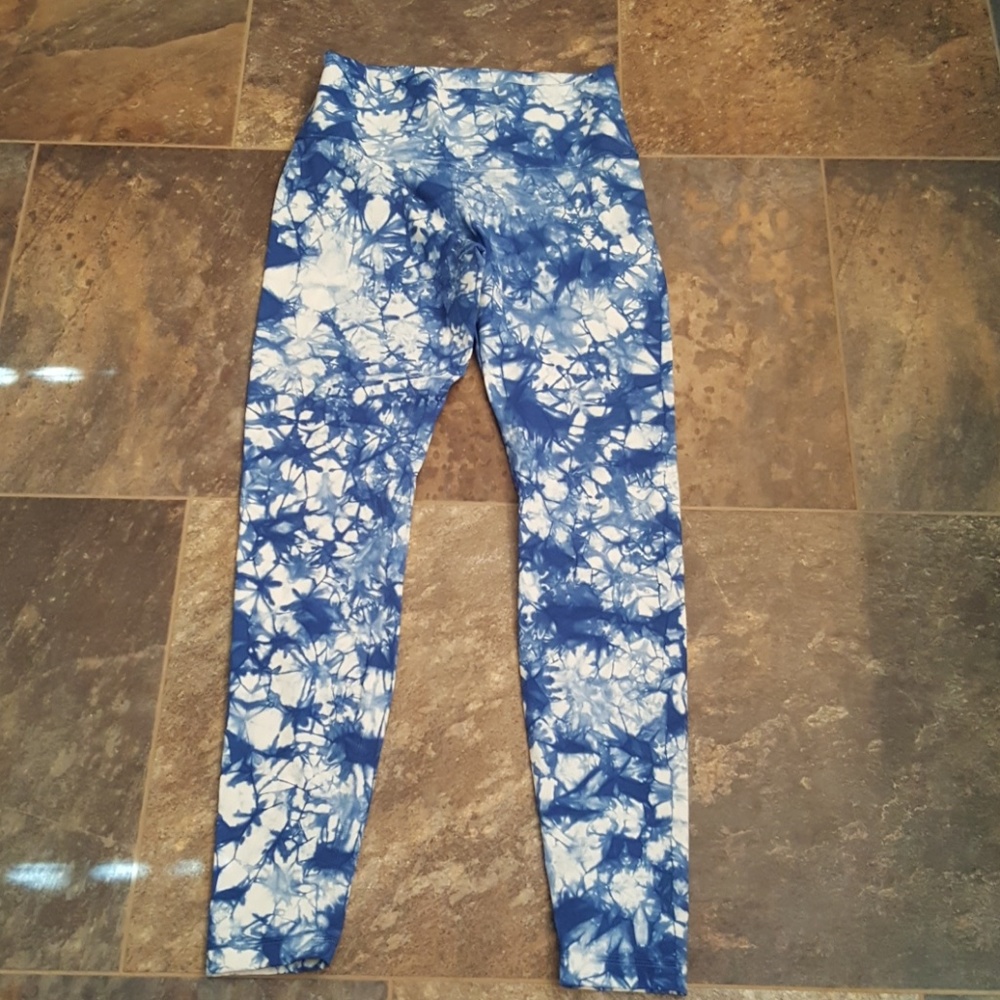 Lululemon - Picture 2 of 4